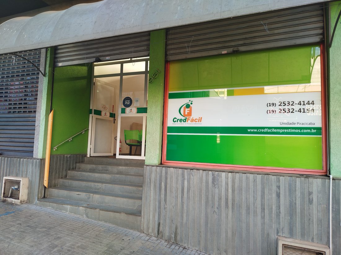 Fachada da loja CredFácil na R. São José, 951, Centro de Piracicaba